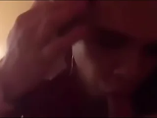 Mamada a cliente maduro cari&ntilde;oso