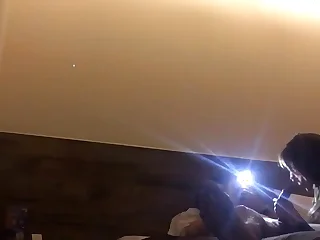 Mi amiga latina le es infiel a su esposo conmigo